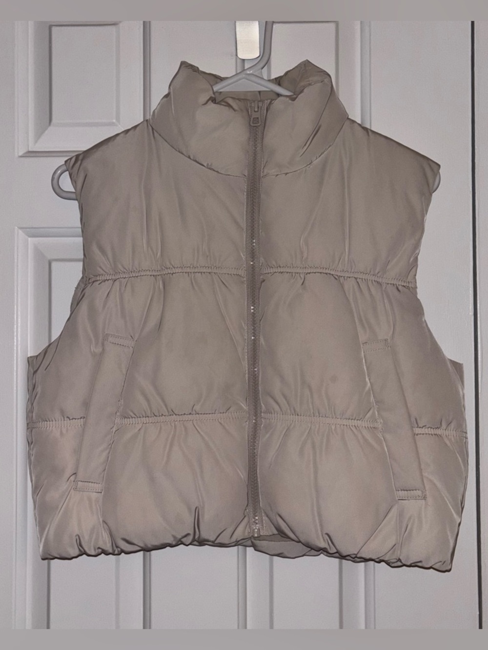 H&M Cropped Vest - Picture 6 of 10